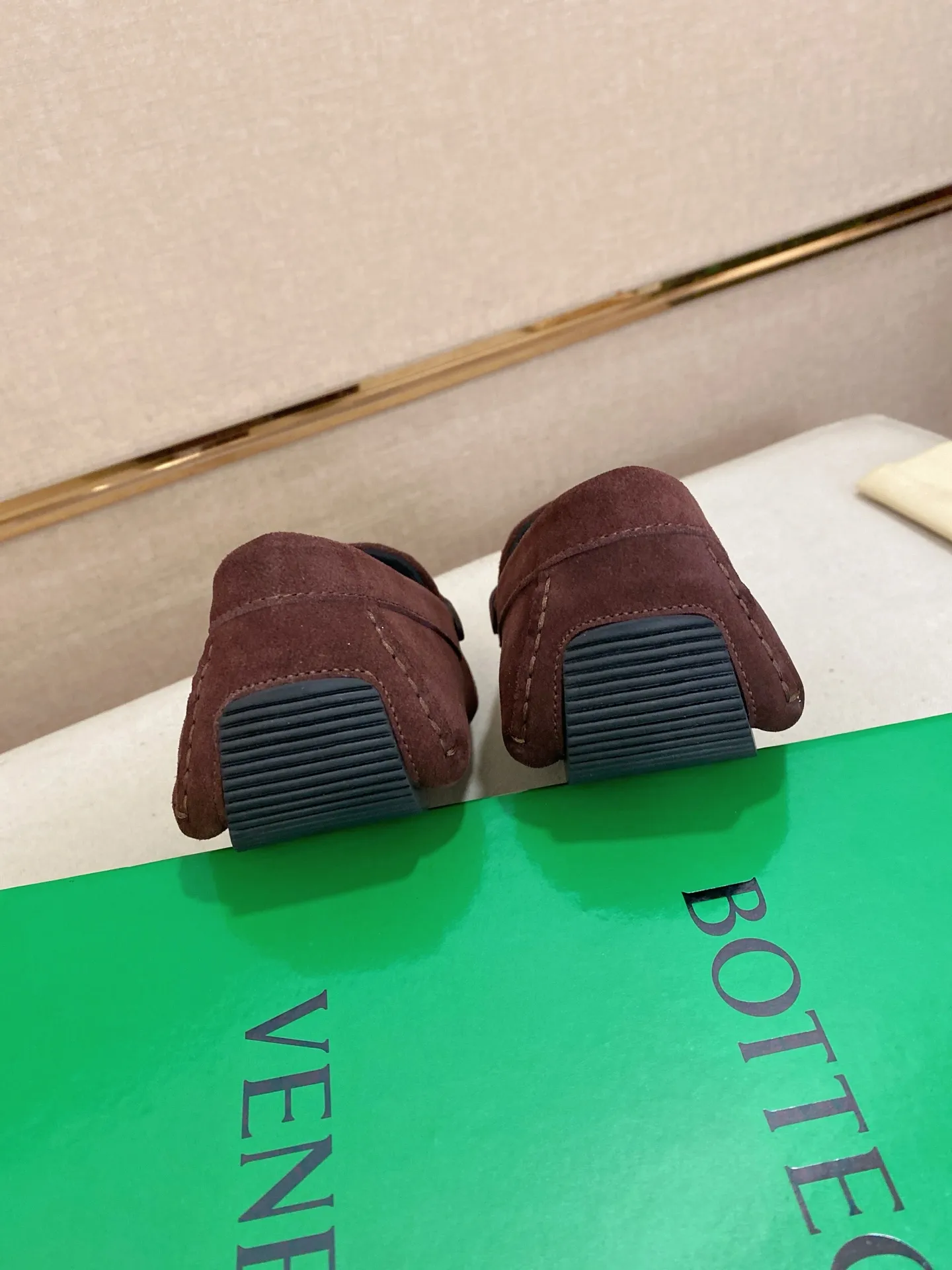Men's shoes 💰 400💰 (Niu Li + Niu Pad) [BV] latest hot style‼ ️Casual men's shoes, uppers imported deer pattern first-layer cowhide ➕Full imported cowhide lining✔️Exquisite workmanship, excellent foot feel, special rubber soles✔️, cool and fashionable, the latest fashion, fashionable outsole, hurry up. Code number: 38-44 (can be customized to 37.45, non-refundable)
